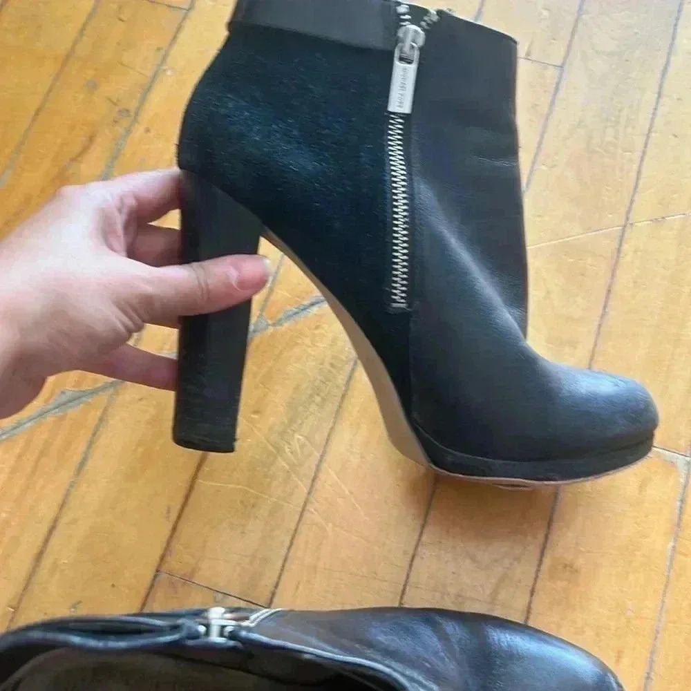 Mk ‎ booties - Picture 2 of 12